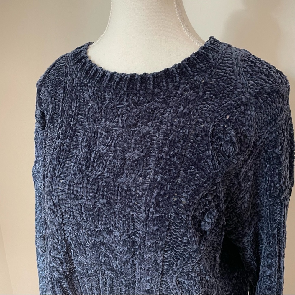 Urban Outfitters Dazzling Cable-Knit Cropped Chenille Velvet Sweater Dark Blue - Picture 7 of 9